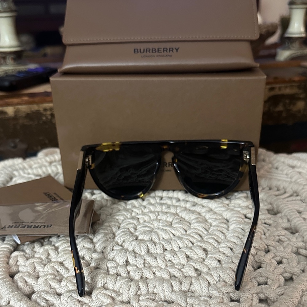 Burberry Black and Brown Sunglasses - Picture 6 of 12